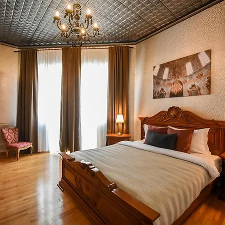Apartment The Museum - Wonderful Super Central Bucharest