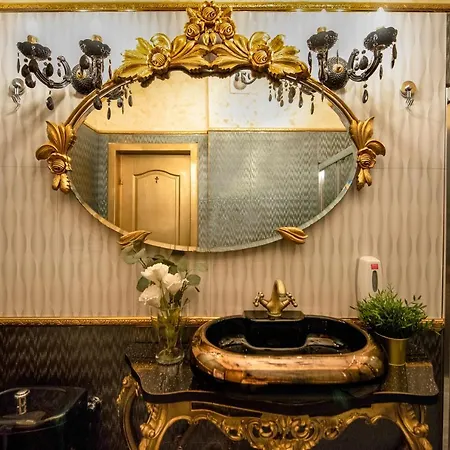 The Museum - Wonderful Super Central Apartment Bucharest