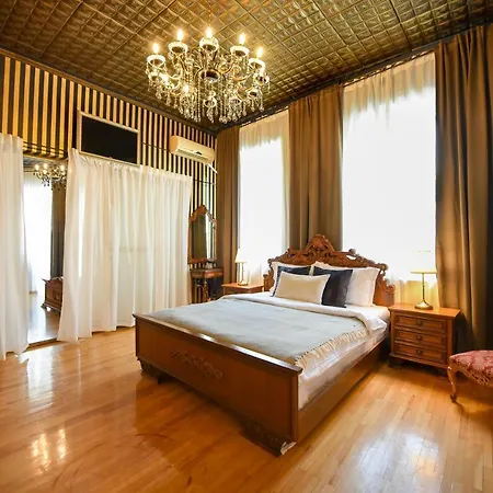 Apartment The Museum - Wonderful Super Central Bucharest
